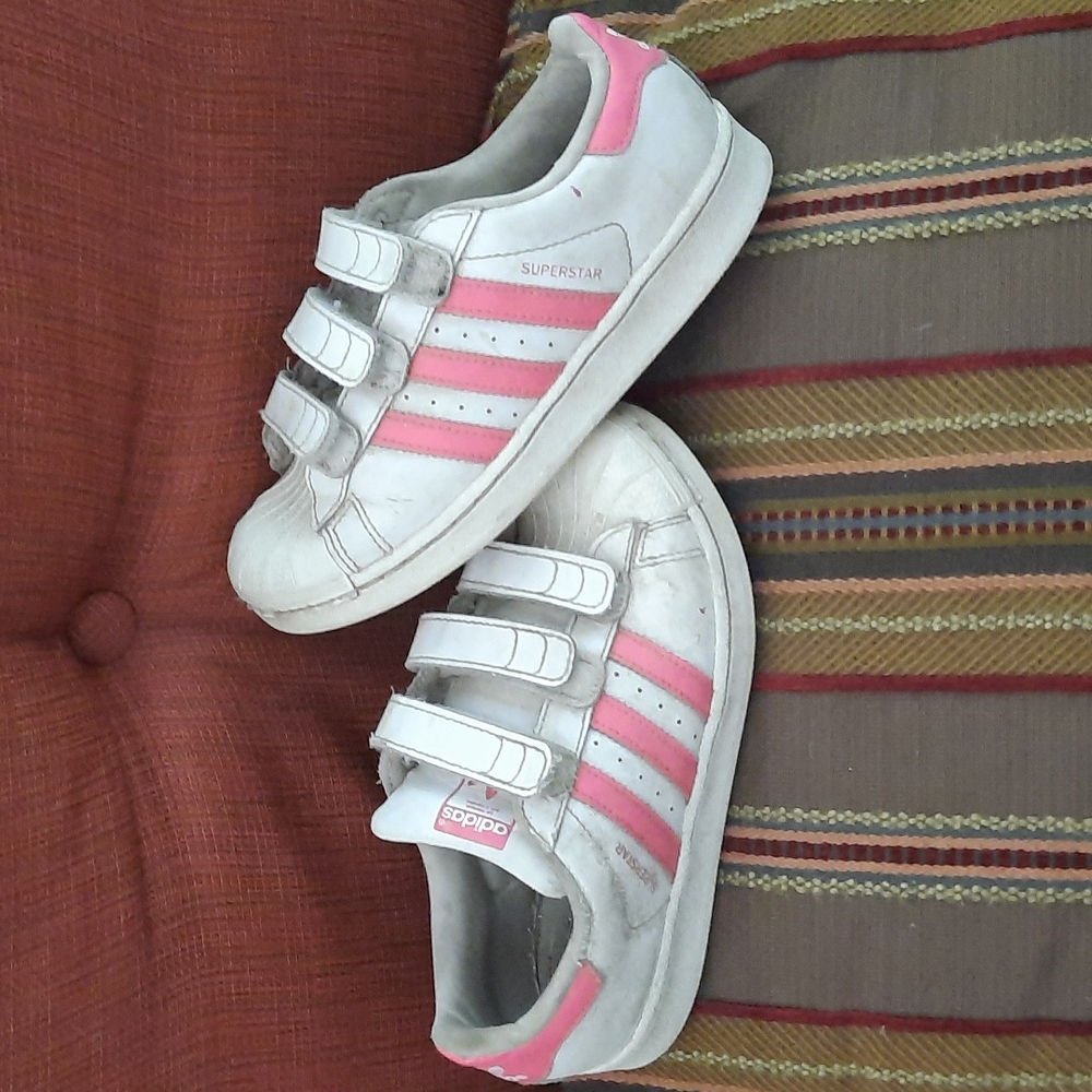 Adidas superstars